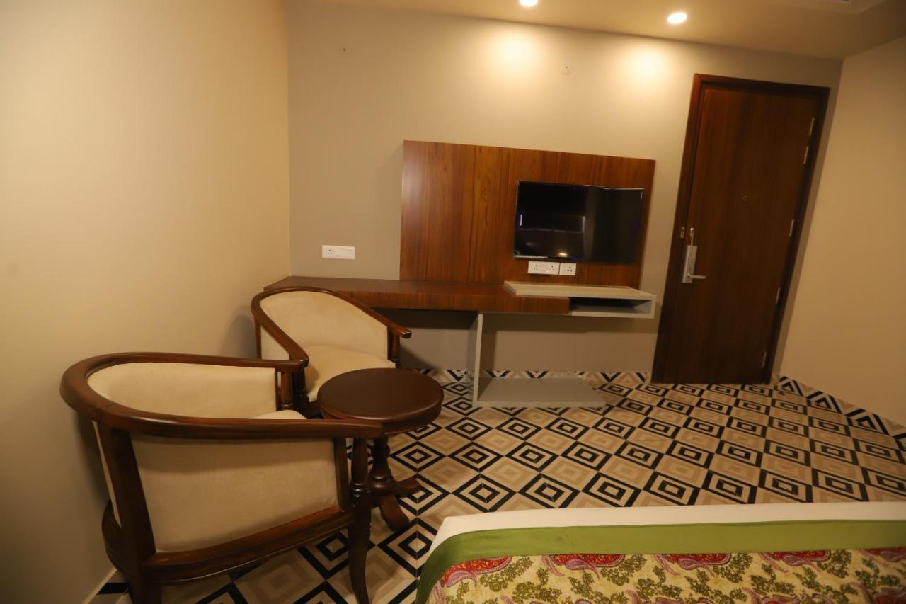 Ip Royal Hotel - New Delhi Extérieur photo